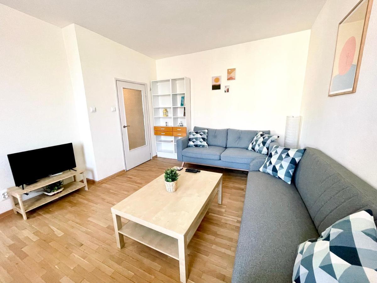 Apartemen 2-bdr Flat Near The Mall, Spacious & Cozy By Flat Mаnager