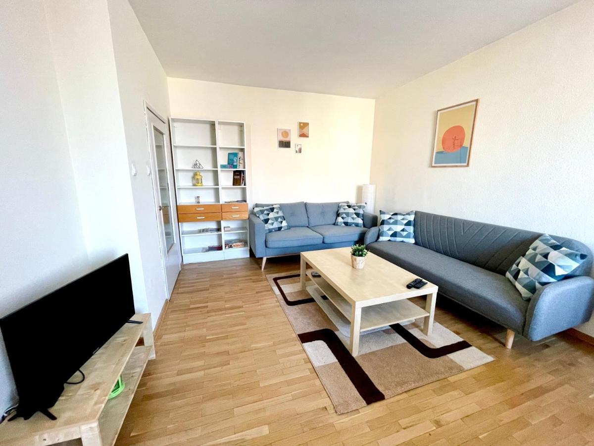 2-bdr Flat Near The Mall, Spacious & Cozy By Flat Mаnager *