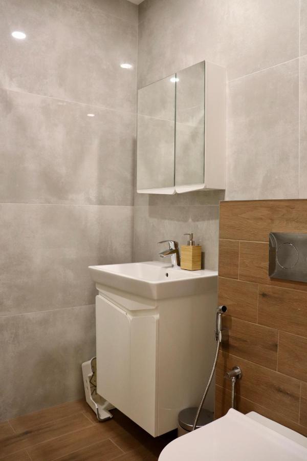 2-bdr Flat Near The Mall, Spacious & Cozy By Flat Mаnager Apartemen Sofia