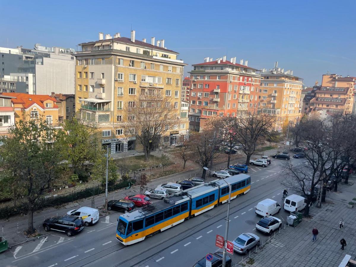 Apartamento 2-bdr Flat Near The Mall, Spacious & Cozy By Flat Mаnager